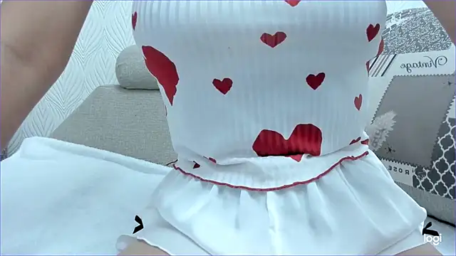 Snapshot of Hanah_cho_cho chatting on 11/22/25, 06:01 Hanah cho cho online show from 11/22/25, 06:01