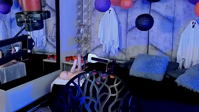 NiicolleMiller online show from 10/27/25, 11:31