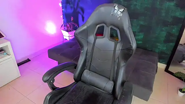 BellaFlaming online show from 01/14/25, 02:22