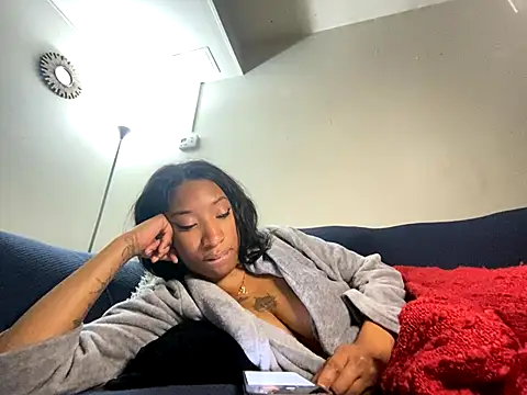 Iceblanca online show from 11/25/25, 08:25