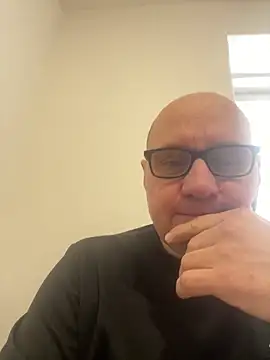 Snapshot of vanjbi45 chatting on 02/14/25, 08:21 vanjbi45 online show from 02/14/25, 08:21