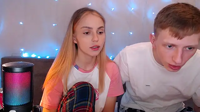 juliaanddima online show from 09/15/25, 09:59