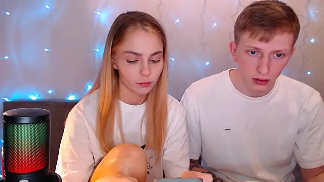 juliaanddima online show from 09/26/25, 10:14