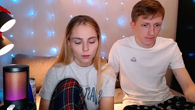 juliaanddima online show from 10/12/25, 09:58