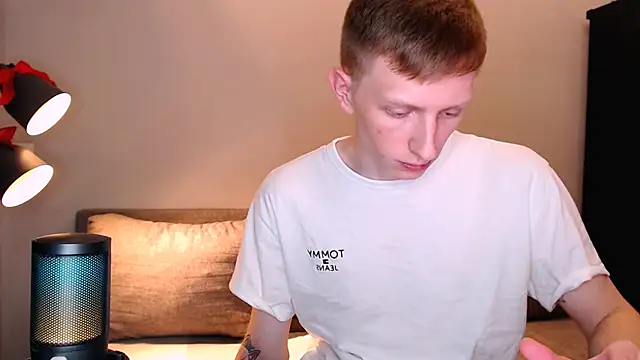 juliaanddima online show from 11/04/25, 09:03