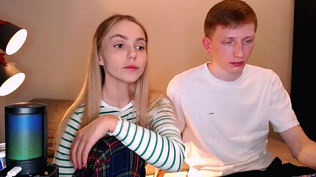 juliaanddima online show from 11/22/25, 09:47