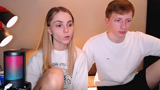 juliaanddima online show from 12/13/25, 10:26