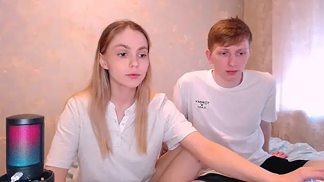 juliaanddima online show from 02/18/26, 08:21