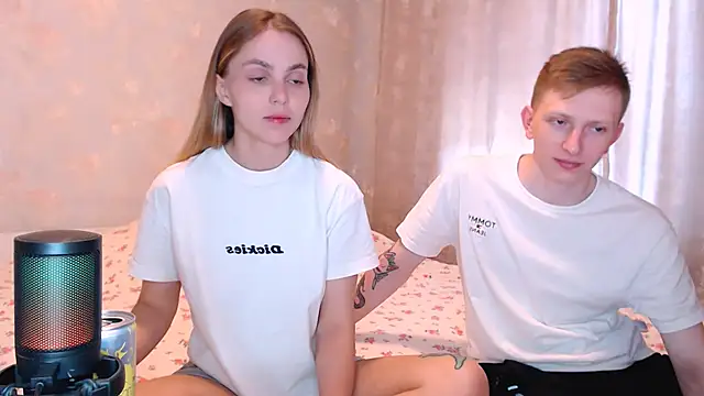juliaanddima online show from 06/23/26, 09:40