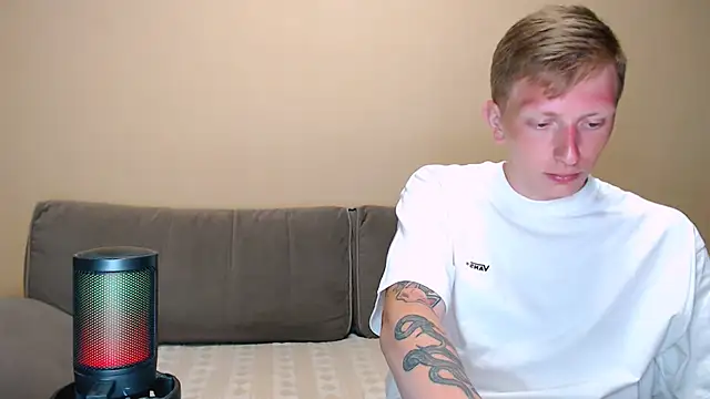 juliaanddima online show from 07/11/26, 10:22