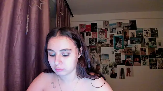 Snapshot of Tenderalise chatting on 01/09/25, 08:22 Tenderalise online show from 01/09/25, 08:22