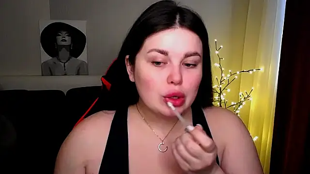 Emily Mo online show from 02/19/25, 06:44