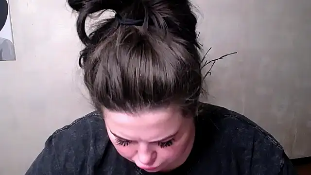 Emily Mo online show from 09/23/25, 05:32