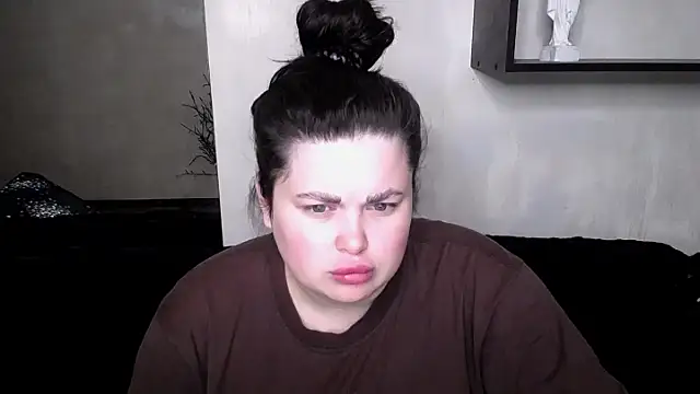 Emily Mo online show from 10/15/25, 05:40