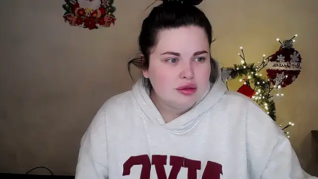 Emily Mo online show from 12/21/25, 06:53