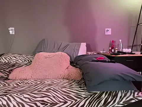 1Lustfully yours online show from 03/15/26, 02:06