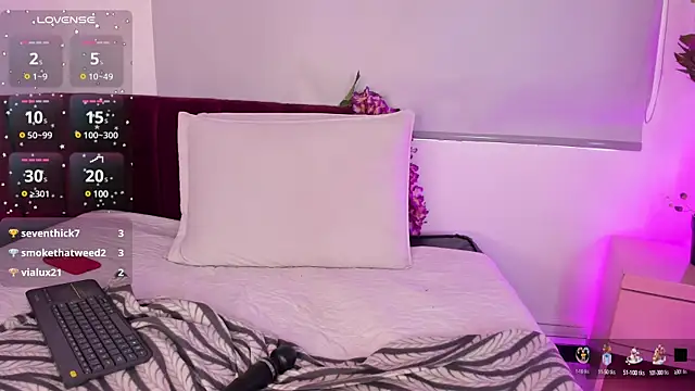 mia thompsonn  online show from 01/07/25, 05:31