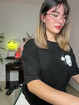 Your Honeey online show from 11/14/25, 11:35