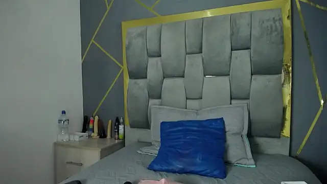 Snapshot of Veronny_P chatting on 02/18/25, 01:44 Veronny P online show from 02/18/25, 01:44