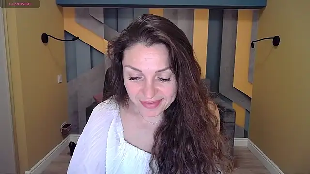 EllaLong online show from 12/17/24, 03:39