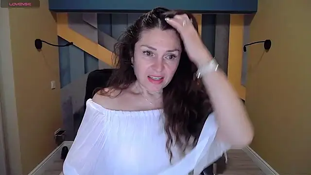 EllaLong online show from 12/20/24, 12:27