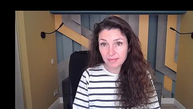 EllaLong online show from 12/05/25, 12:36