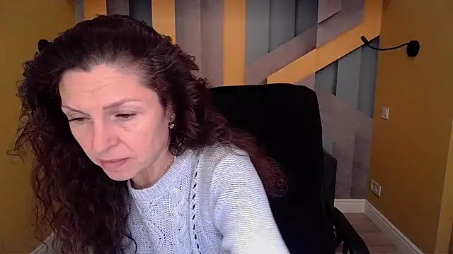 EllaLong online show from 04/17/26, 11:13