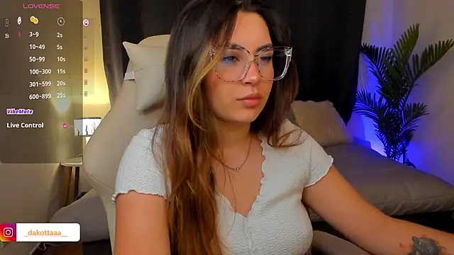 dakottaa  online show from 01/16/26, 12:03
