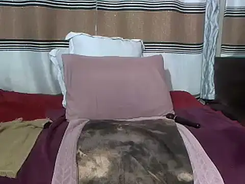 Snapshot of BustyyGoddess chatting on 12/23/24, 12:03 BustyyGoddess online show from 12/23/24, 12:03