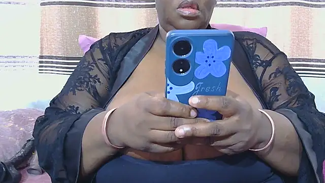 Snapshot of BustyyGoddess chatting on 11/25/25, 09:31 BustyyGoddess online show from 11/25/25, 09:31