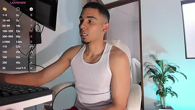 Snapshot of joss_111 chatting on 12/17/24, 01:05 joss 111 online show from 12/17/24, 01:05