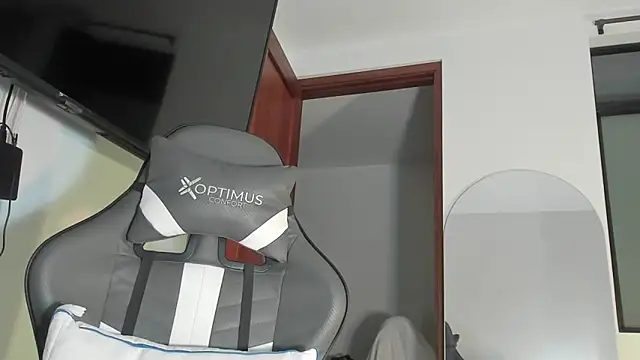 Snapshot of joss_111 chatting on 11/18/25, 11:15 joss 111 online show from 11/18/25, 11:15