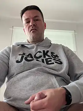 Snapshot of Adis1984Ger chatting on 01/25/25, 11:23 Adis1984Ger online show from 01/25/25, 11:23