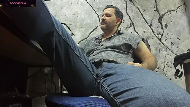 Maxi TheBigDaddy online show from 09/13/25, 03:56