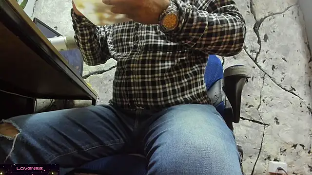 Maxi TheBigDaddy online show from 11/27/25, 05:15