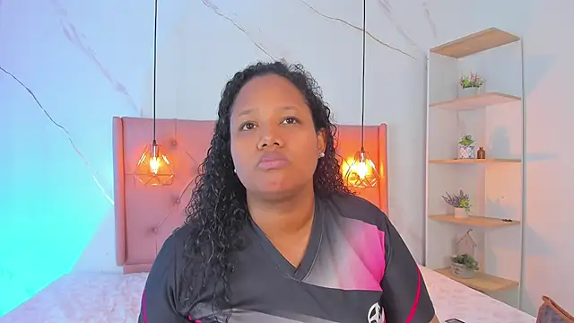 Belle Brunette online show from 12/15/25, 08:46