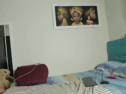 megan-hotxx online show from 12/22/25, 04:42