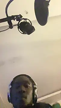 Snapshot of De_maskedcouple chatting on 01/09/26, 12:46 De maskedcouple online show from 01/09/26, 12:46