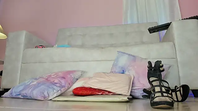 tinysara online show from 01/18/25, 08:30