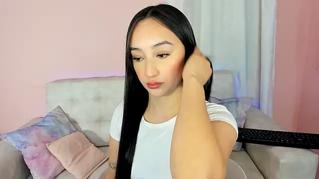 tinysara online show from 02/07/25, 04:35