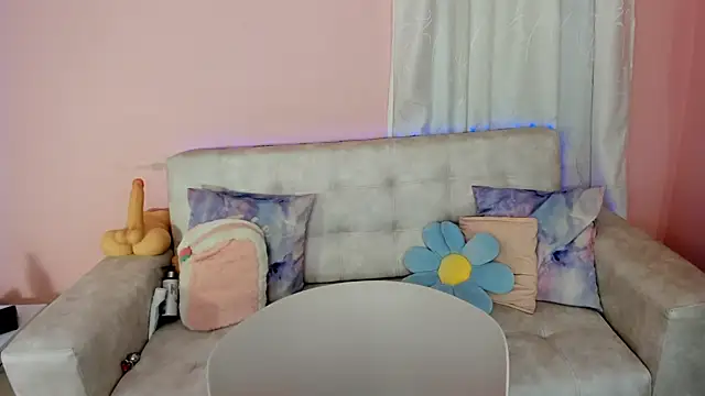 tinysara online show from 03/06/25, 04:49