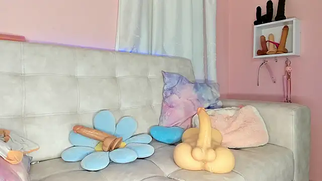 tinysara online show from 03/09/25, 07:59