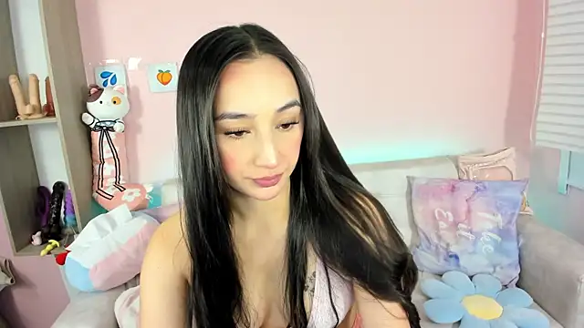 tinysara online show from 09/28/25, 04:12