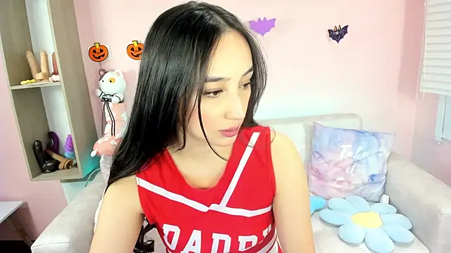 tinysara online show from 10/06/25, 04:26