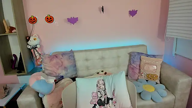 tinysara online show from 10/24/25, 04:14