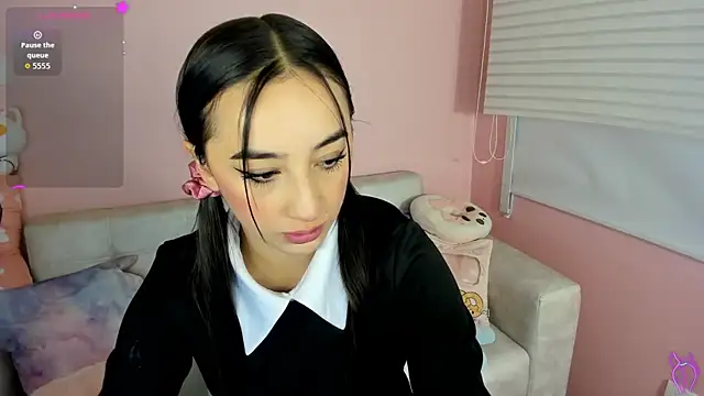 tinysara online show from 02/08/26, 04:10