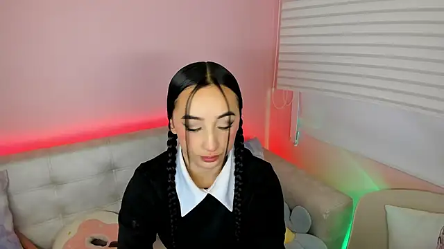tinysara online show from 05/30/26, 05:32