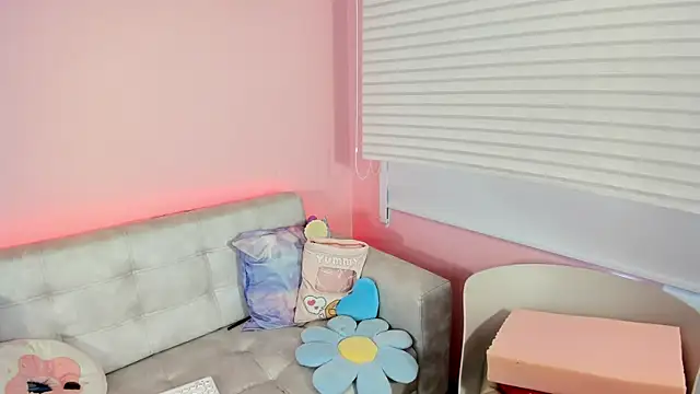 tinysara online show from 07/13/26, 05:38