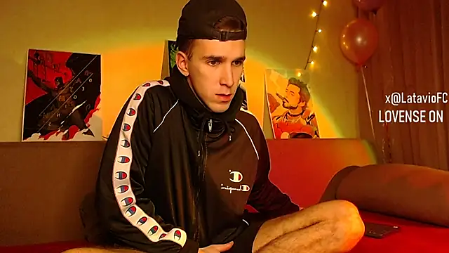 Midnighter  online show from 12/25/24, 02:03