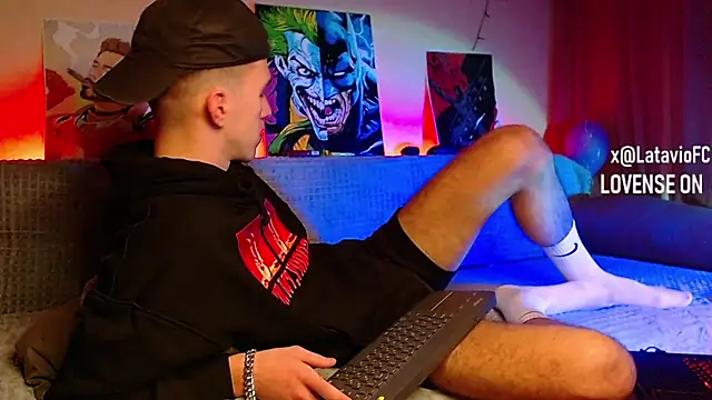 Midnighter  online show from 01/30/25, 09:04